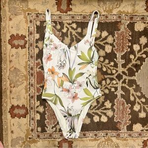 NWOT Vitamin A Leah 1PC Swimsuit